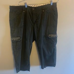 black capris sz 16